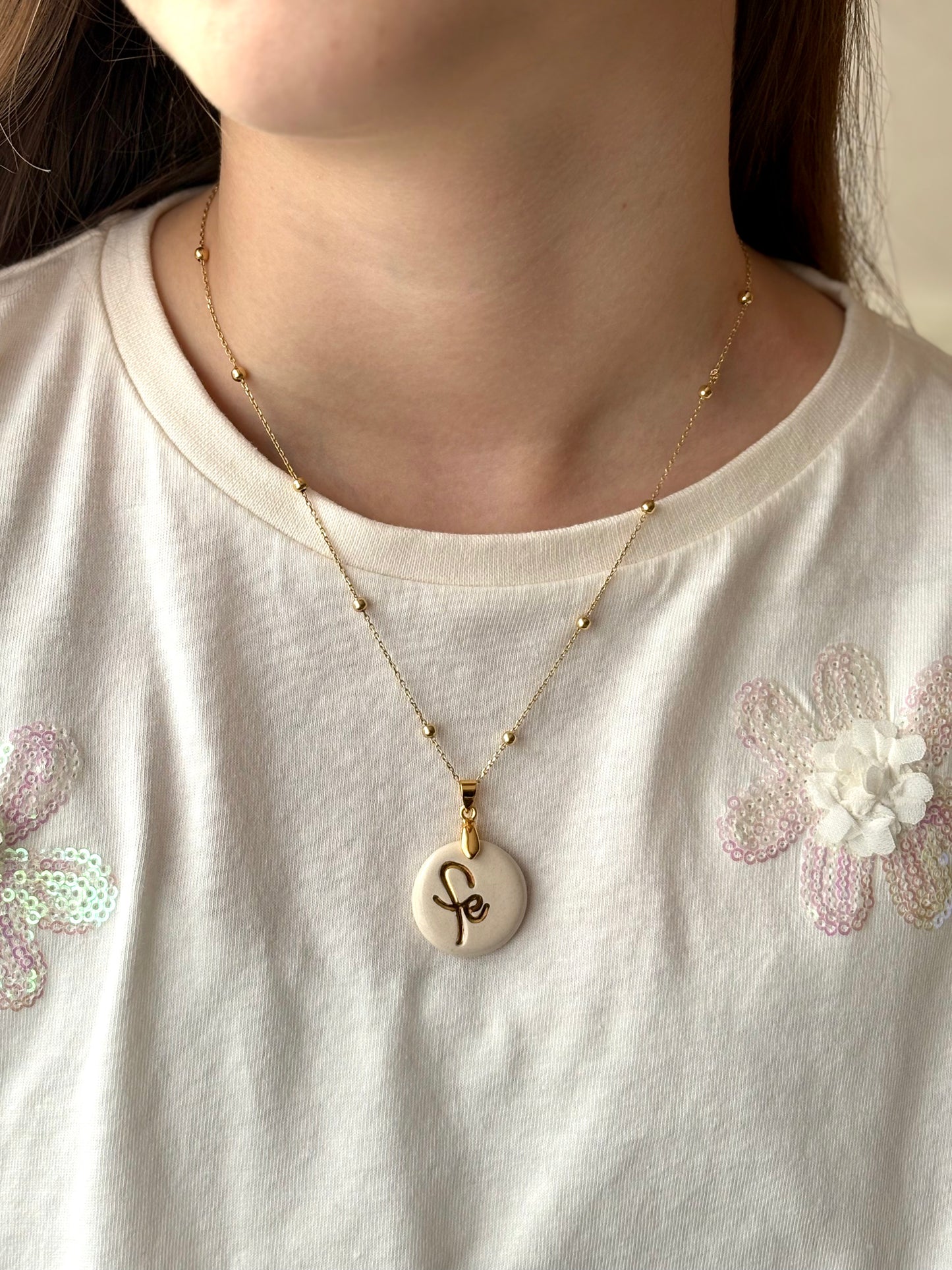 Medalla Fe Grande ceramica oro